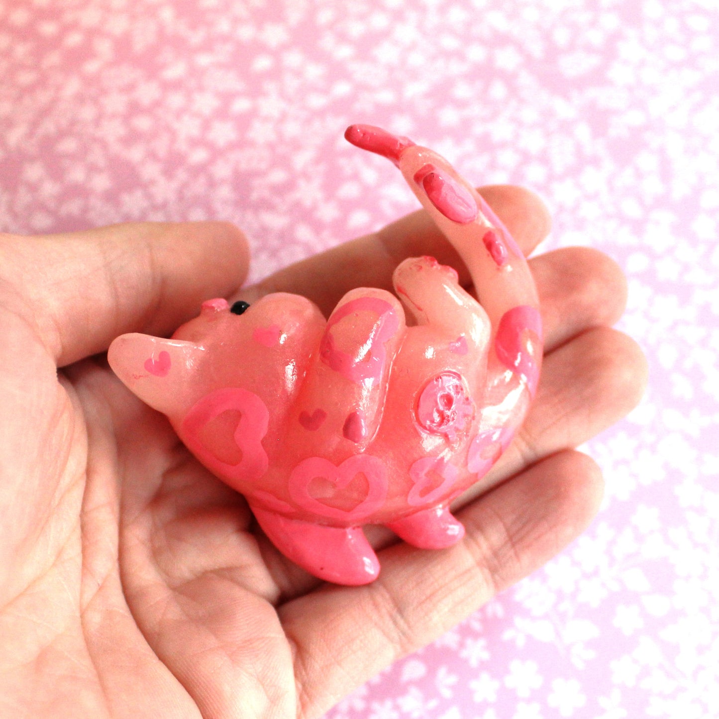 "Leopard Hearts" Cat Shark Figure. THERMAL COLOR CHANGE from Red to White. Handmade Resin Art Toy Mini Fig. Desk Decoration Collectable. Chibi