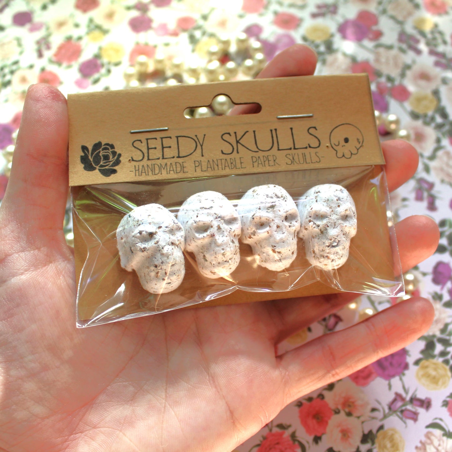 White Plantable Paper Skulls / Seed Bombs / Seedy Skulls Pack / Recycled Paper Pulp Craft / Spring Summer Small Gift / Skull Flowers