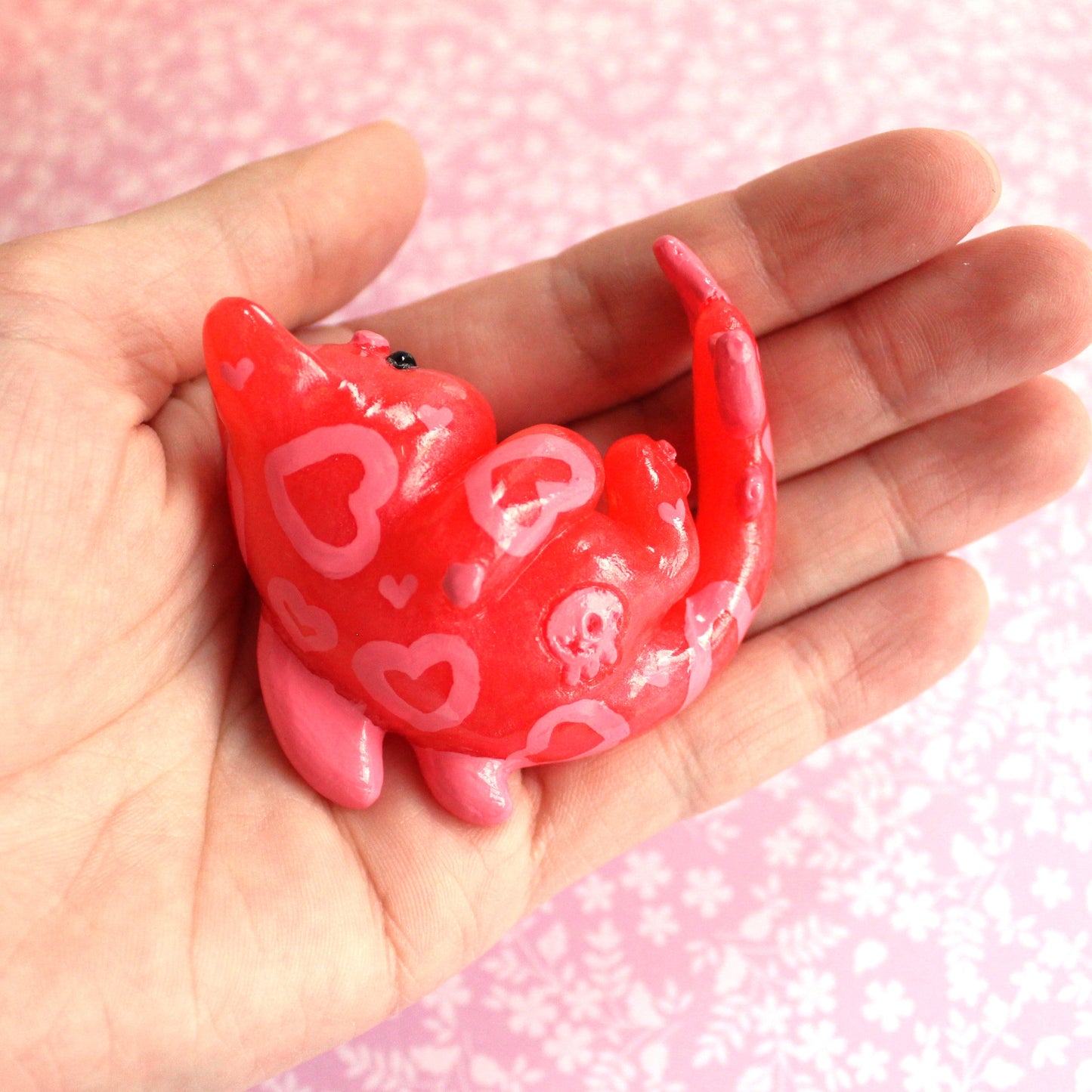 "Leopard Hearts" Cat Shark Figure. THERMAL COLOR CHANGE from Red to White. Handmade Resin Art Toy Mini Fig. Desk Decoration Collectable. Chibi