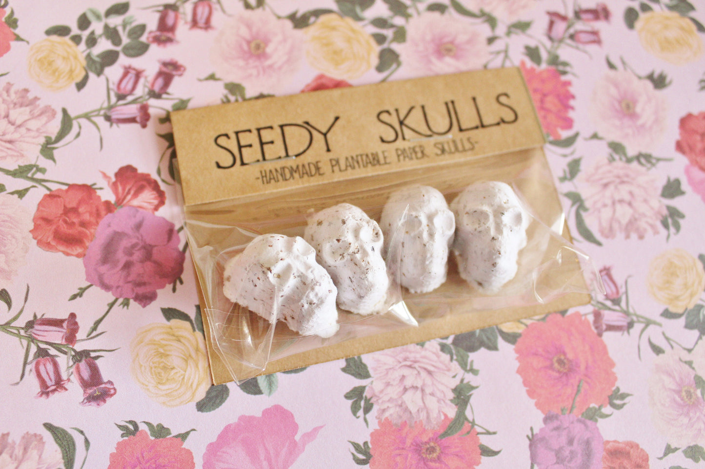 White Plantable Paper Skulls / Seed Bombs / Seedy Skulls Pack / Recycled Paper Pulp Craft / Spring Summer Small Gift / Skull Flowers